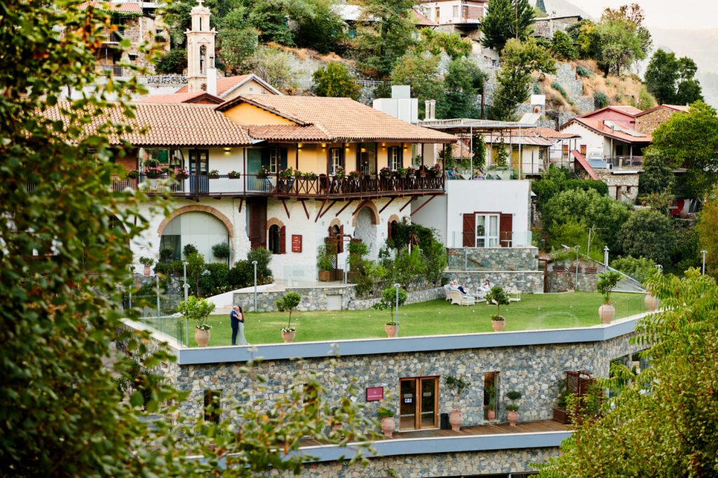 The relaxed, intimate wedding of Tracy and Daren // Casale Panayiotis // Troodos // September 2020