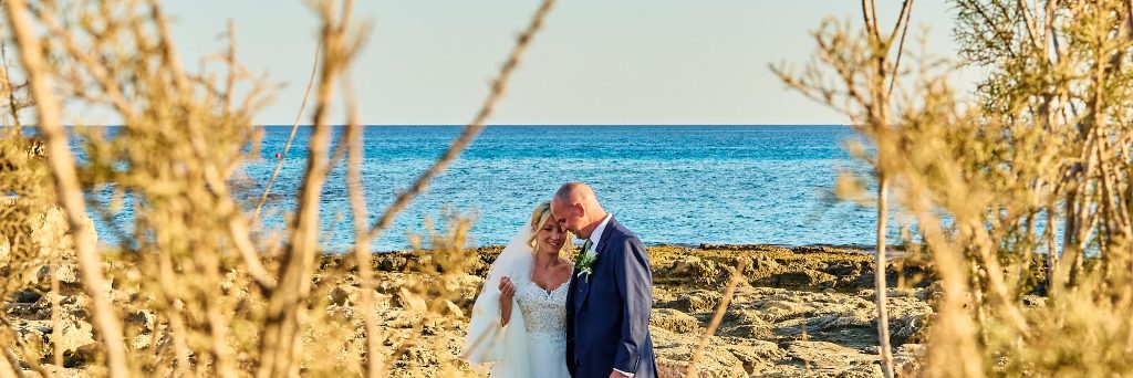 How to keep guests happy during your couple photoshoot and sunset shoot 1 How to keep guests happy during your couple photoshoot and sunset shoot