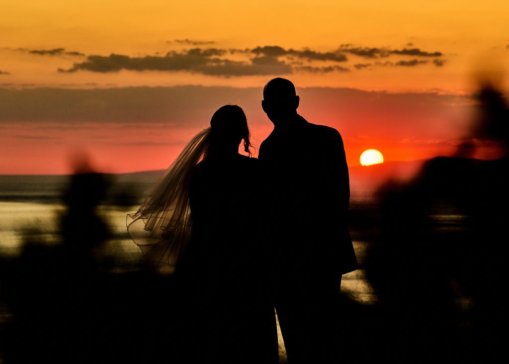 How to get epic wedding sunset photographs